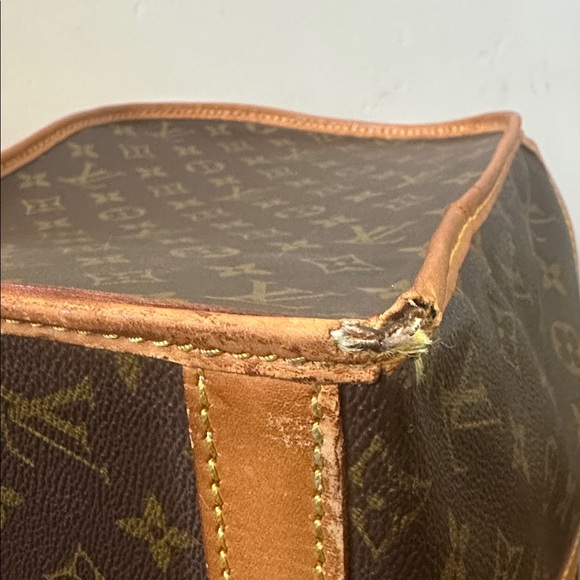 Vintage (1982) Louis Vuitton Brown and Tan Monogram Travel Bag - Picture 11 of 16